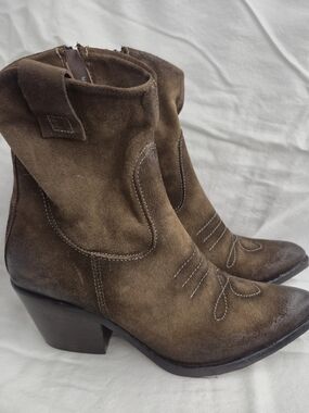 Mjus Western Distressed Leather/suede Moto Ankle Boots, SZ38
